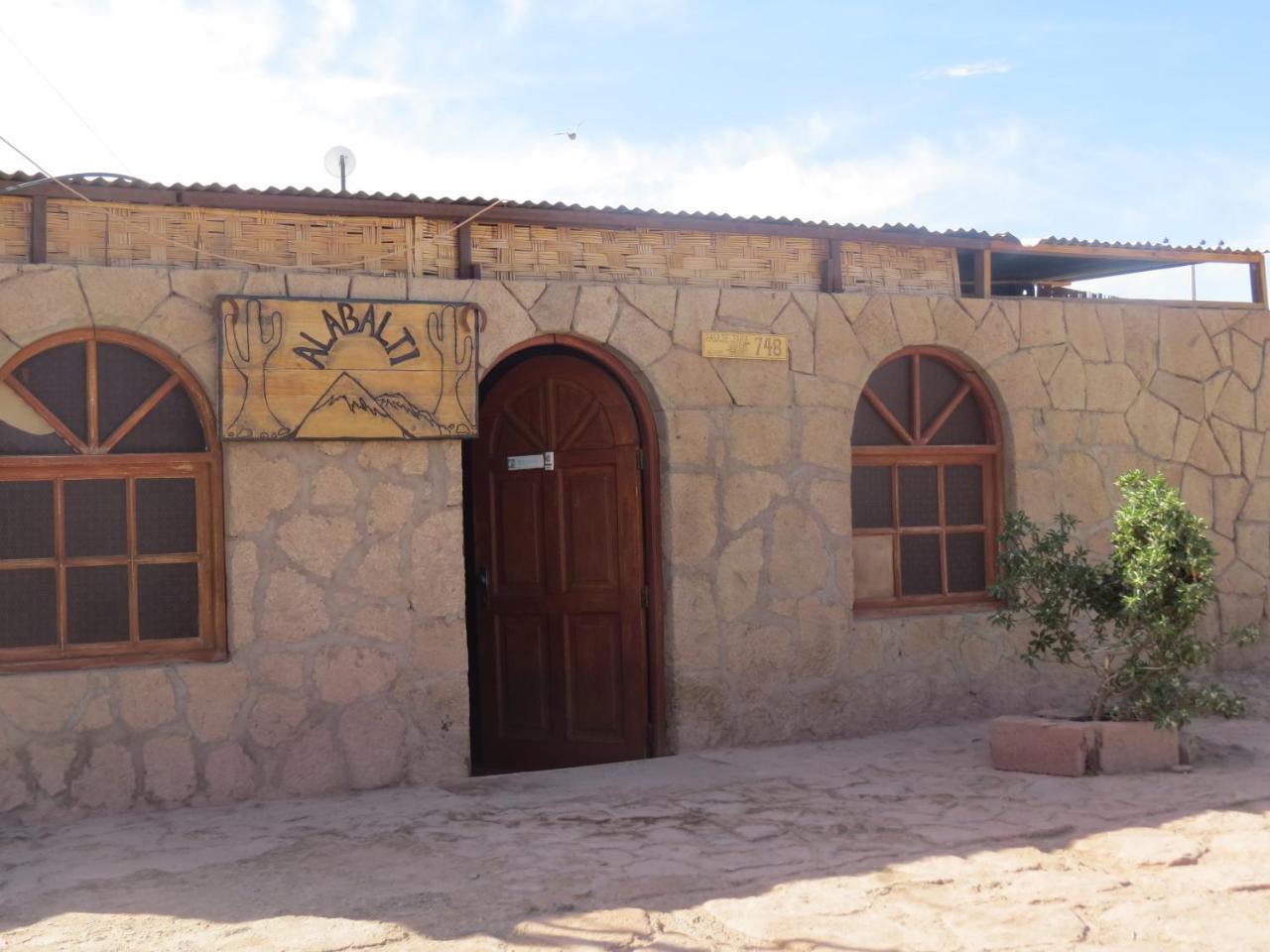 Hostal Alabalti ซานเปโดร เด อาตากามา ภายนอก รูปภาพ